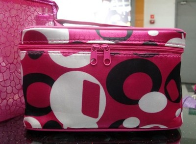 上海方振箱包制品 專業(yè)工廠定制、批發(fā)整理箱與雜物包，滿足多樣收納需求